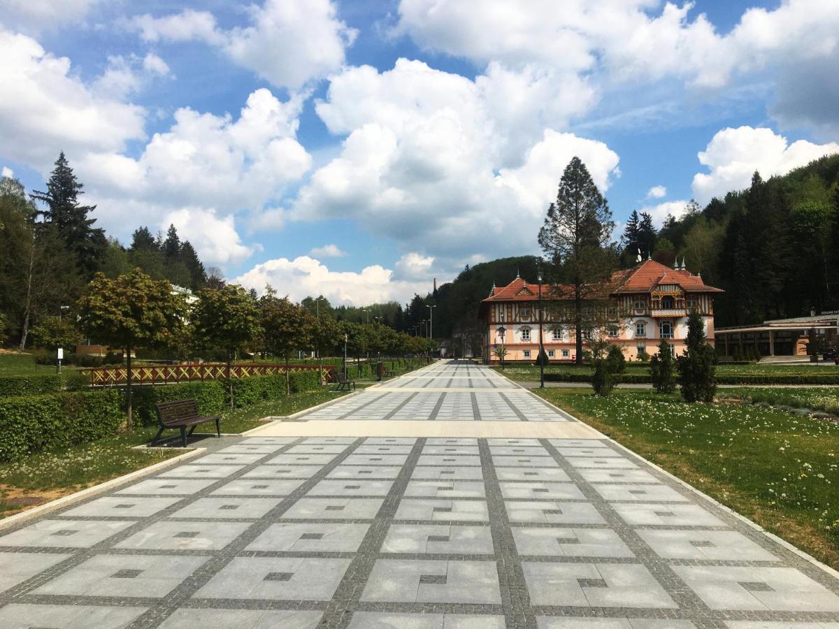 Vila Lužné Luhačovice Esterno foto
